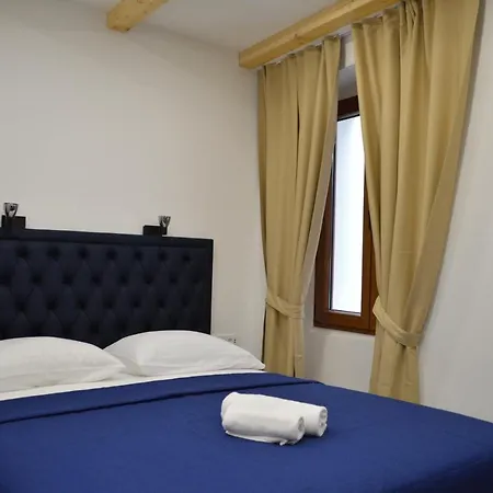 K Old Town Self Check In * ザダル